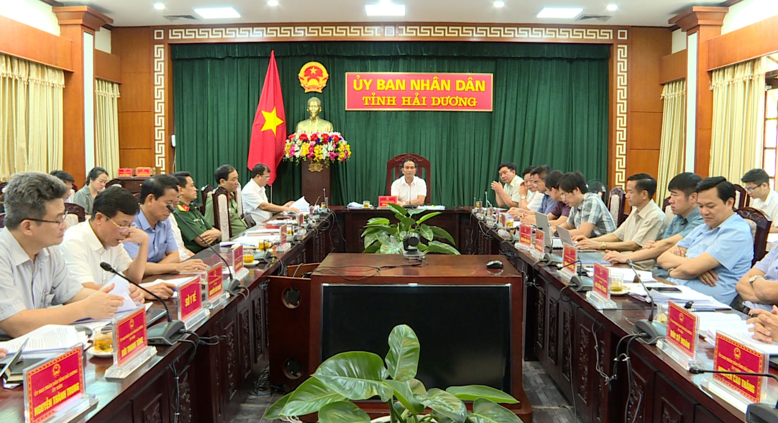 Ủy ban nhân dân tỉnh họp phiên thường kỳ tháng 5 (lần 6)